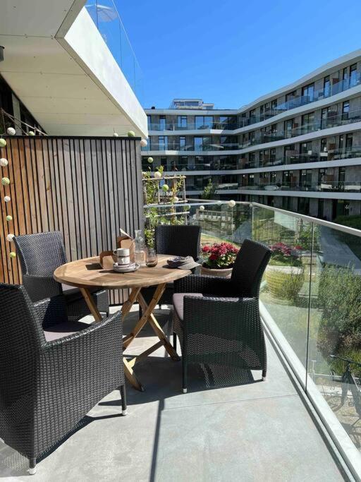 Bo Med Stil Og Udsigt Til Aarhus Lystbadehavn Apartment Bagian luar foto