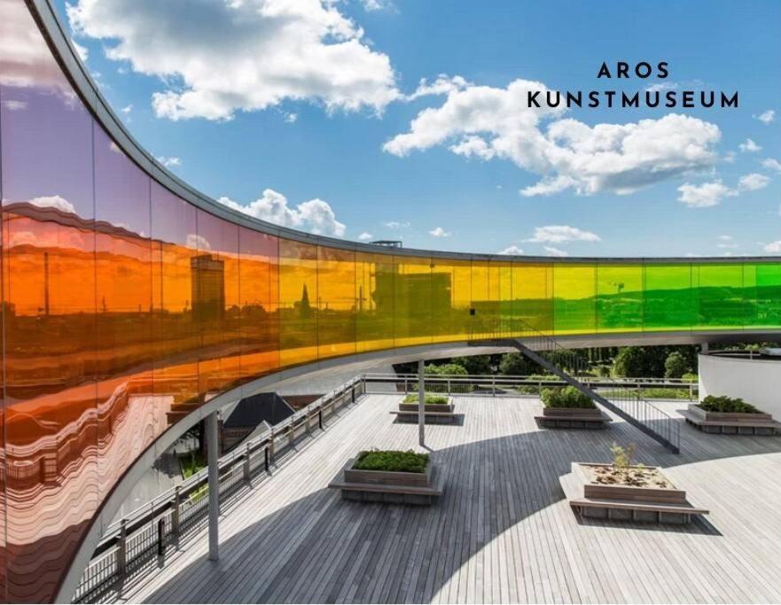 Bo Med Stil Og Udsigt Til Aarhus Lystbadehavn Apartment Bagian luar foto