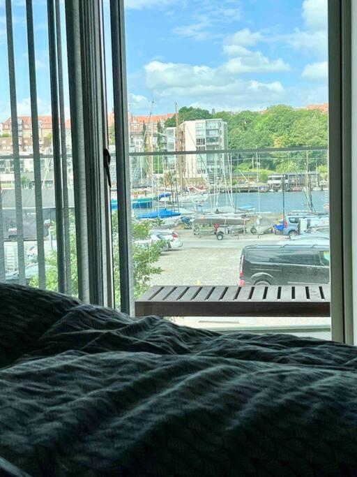 Bo Med Stil Og Udsigt Til Aarhus Lystbadehavn Apartment Bagian luar foto