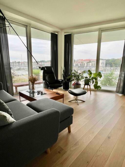 Bo Med Stil Og Udsigt Til Aarhus Lystbadehavn Apartment Bagian luar foto