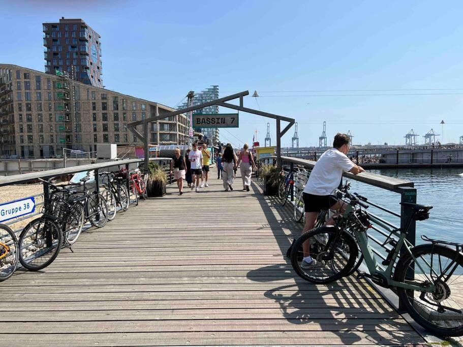 Bo Med Stil Og Udsigt Til Aarhus Lystbadehavn Apartment Bagian luar foto